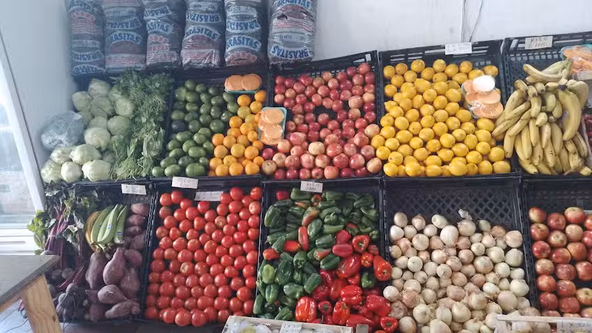 Almac&eacute;n y Verduler&iacute;a Colombiana