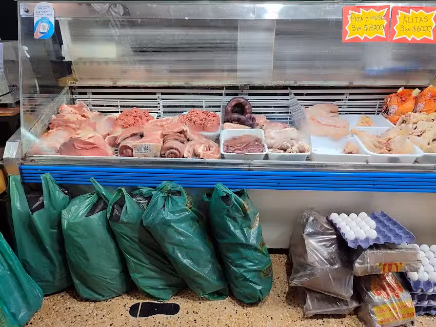 CARNICERIA verduler&iacute;a y almac&eacute;n MAXICARNES (EX GRANJA PORSUPOLLO)