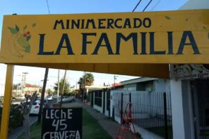 Despensa y verduler&iacute;a La familia