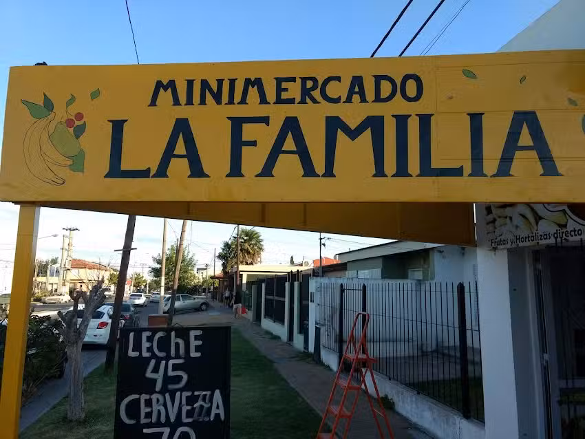 Despensa y verduler&iacute;a La familia