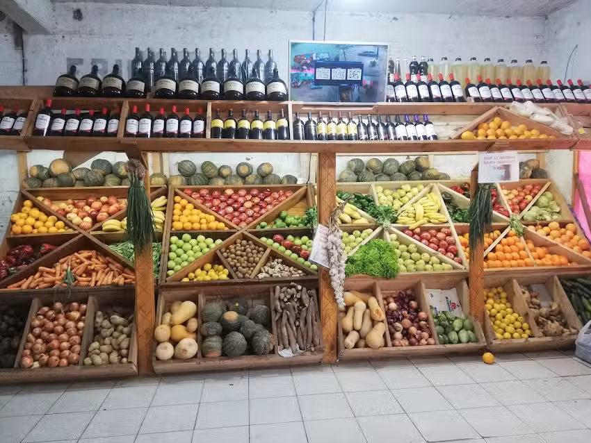 FRUTER&Iacute;A Y VERDULERIA EL TITI