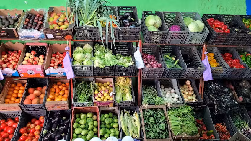 Fruteria Y Verduleria La &frac12; Naranja