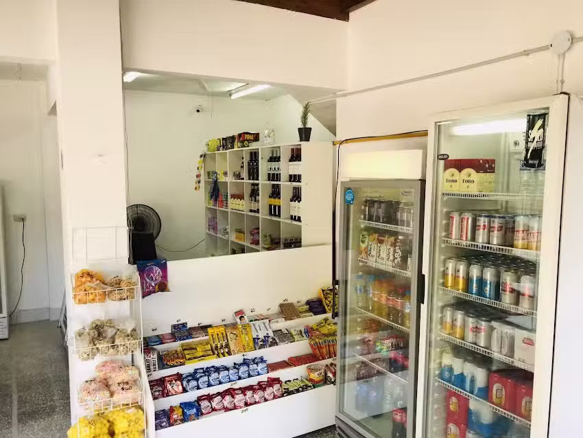 Kech Almac&eacute;n y verduler&iacute;a