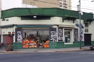 La vaca y el pollito