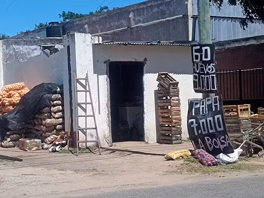 Lo de Hug&uuml;ito (Almac&eacute;n, golosinas y verduler&iacute;a)