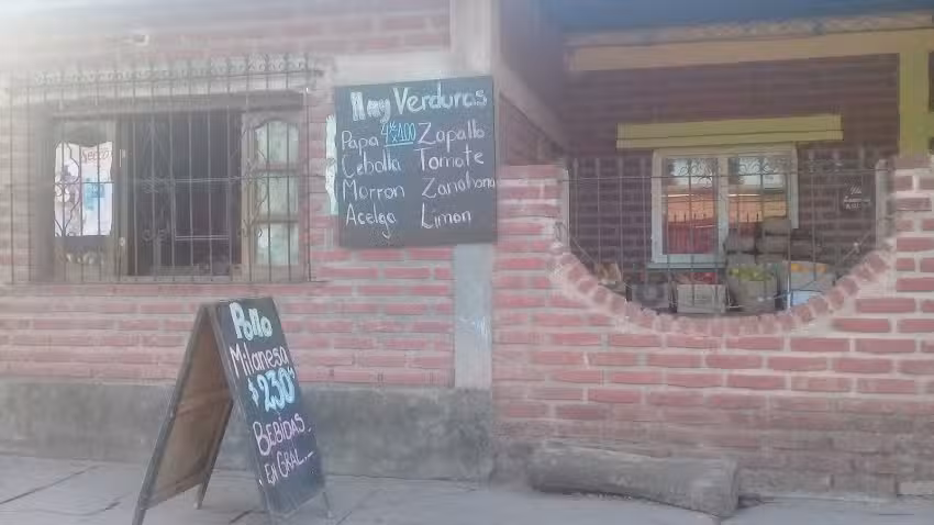 Polleria, verduleria y drugstor Maximo