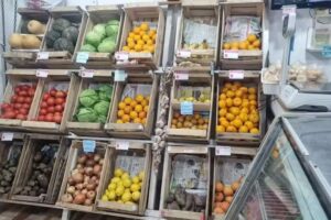 Verduleria y Autoservicio valen y nel