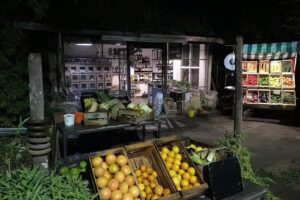 – Vineria y verduleria